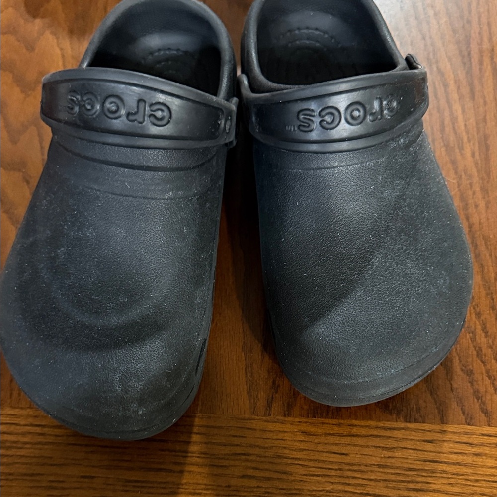 CROCS women’s Black Sandals